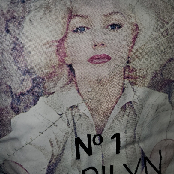 Marilyn Monroe Sweatshirt - Picture 2 of 10